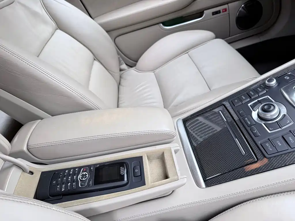 Audi S8 2009 S8 5.2 FSI quattro