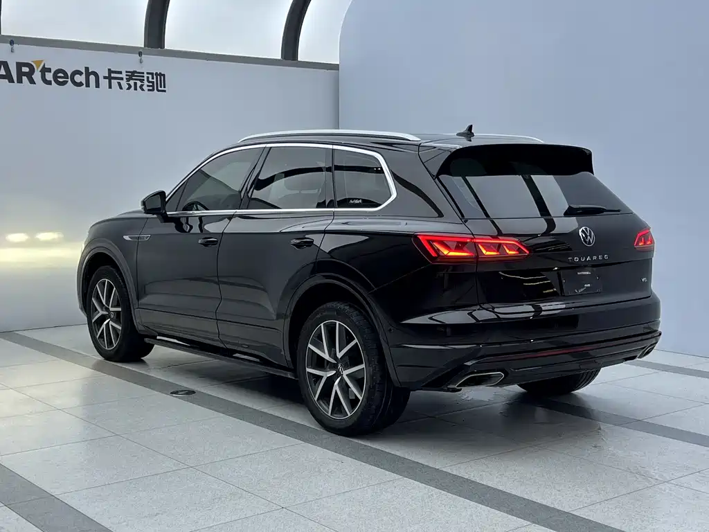 Volkswagen Touareg 2021 3.0TSI R-Line Classic Sport Package