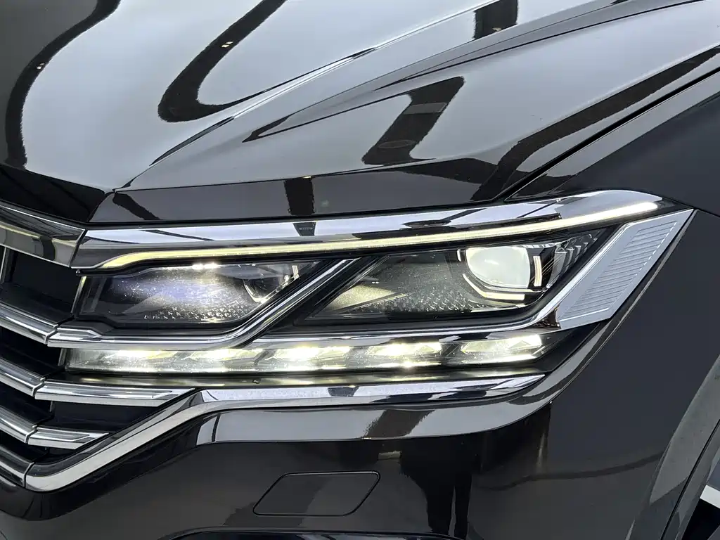 Volkswagen Touareg 2021 3.0TSI R-Line Classic Sport Package