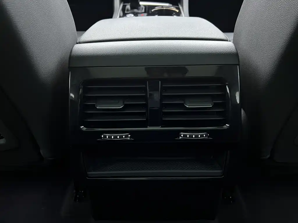 Volkswagen Touareg 2021 3.0TSI R-Line Classic Sport Package
