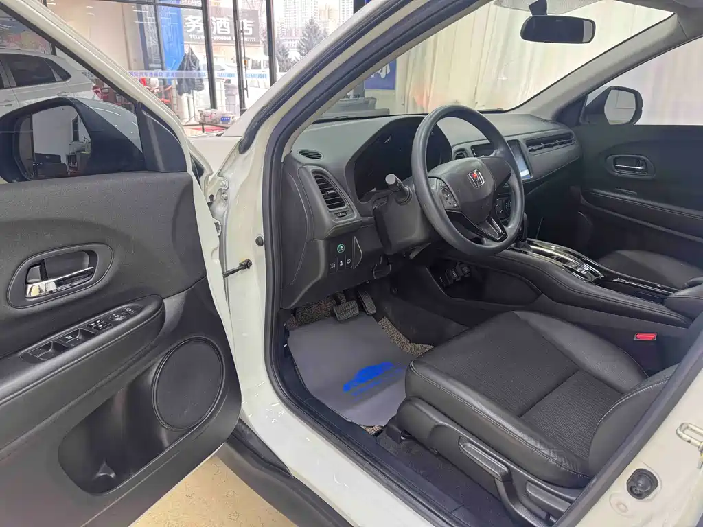 Honda Vezel 2022 1.5L CVT Phantom Night Pioneer Edition