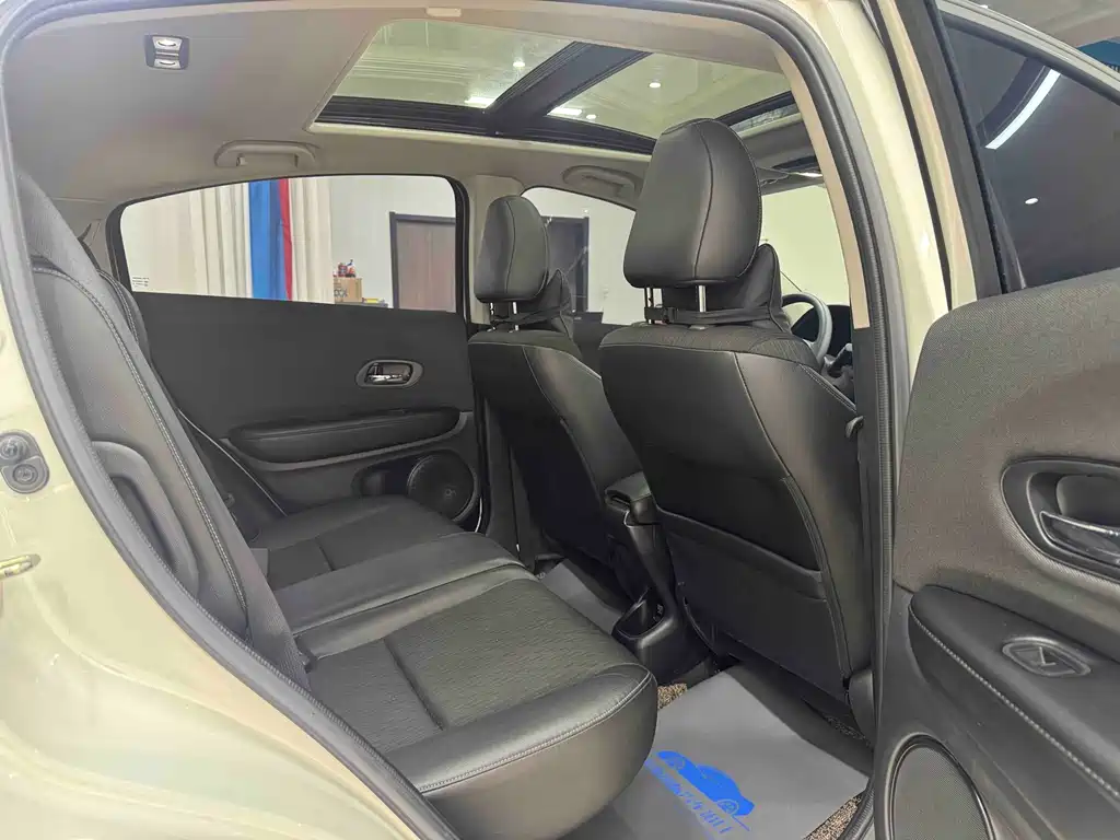Honda Vezel 2022 1.5L CVT Phantom Night Pioneer Edition