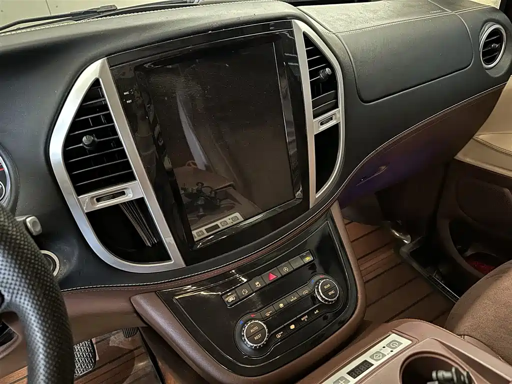 Mercedes-Benz Vito 2016 2.0T Elite Edition