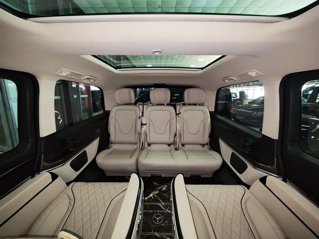 Mercedes-Benz V-Class 2022 V 260 Navigator Edition