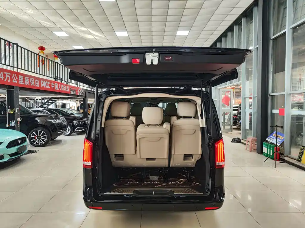 Mercedes-Benz V-Class 2022 V 260 Navigator Edition