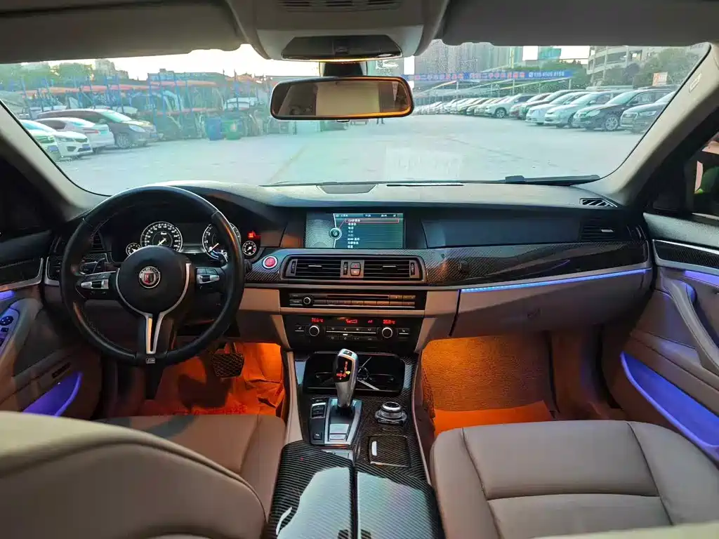 BMW 5 Series (Imported) 2012 530i Leading Edition Touring - фото 5