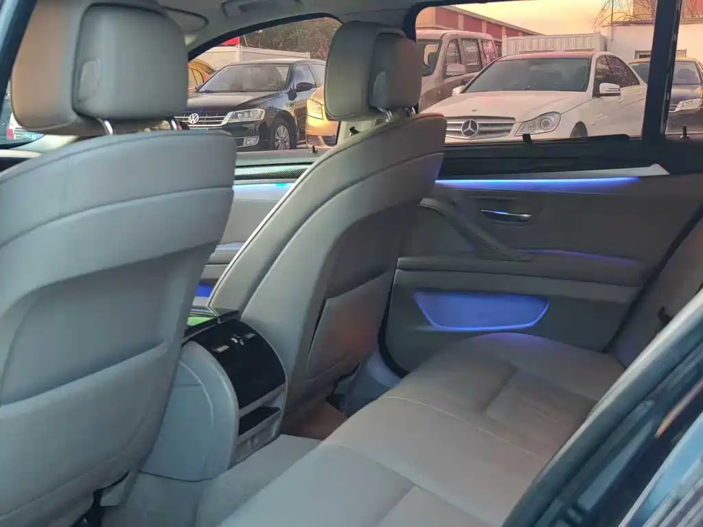 BMW 5 Series (Imported) 2012 530i Leading Edition Touring - фото 6