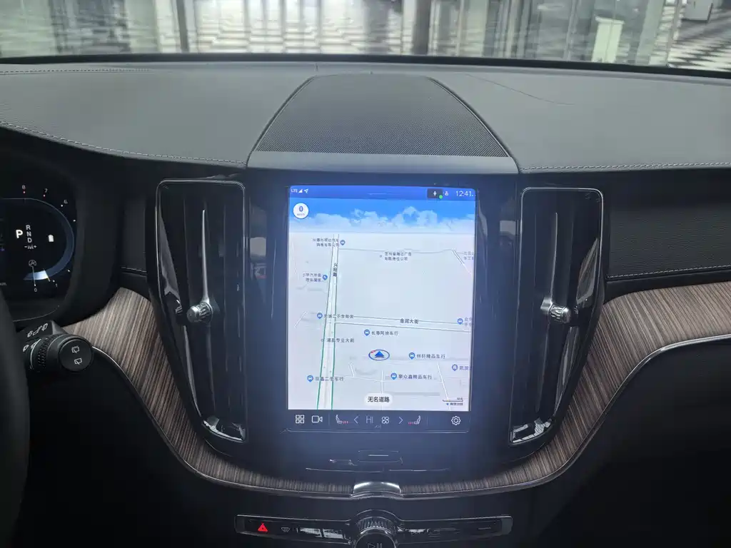Volvo XC60 2023 B5 AWD Zhiyuan Luxury Edition