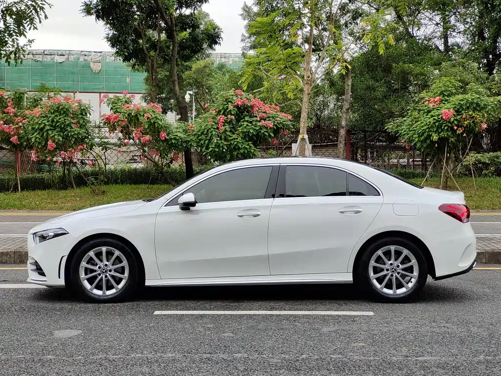Mercedes-Benz A-Class 2020 Facelift A 200 L Sport Sedan Fashion Edition