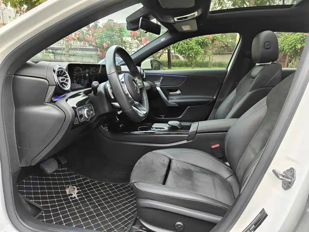 Mercedes-Benz A-Class 2020 Facelift A 200 L Sport Sedan Fashion Edition