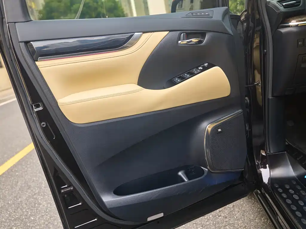 Toyota Vellfire 2019 Hybrid 2.5L HV Premium Edition