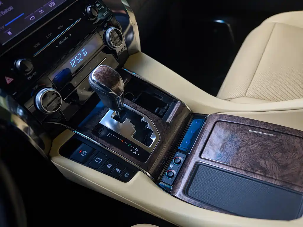 Toyota Vellfire 2019 Hybrid 2.5L HV Premium Edition