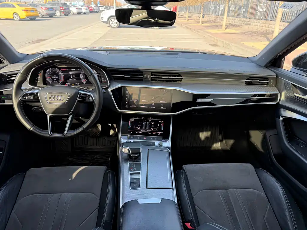 Audi A6L 2022 45 TFSI Zhenxuan Dynamic Edition