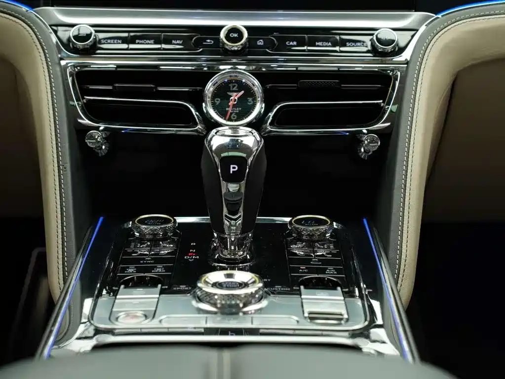 Bentley Flying Spur 2024 4.0T V8 Azure