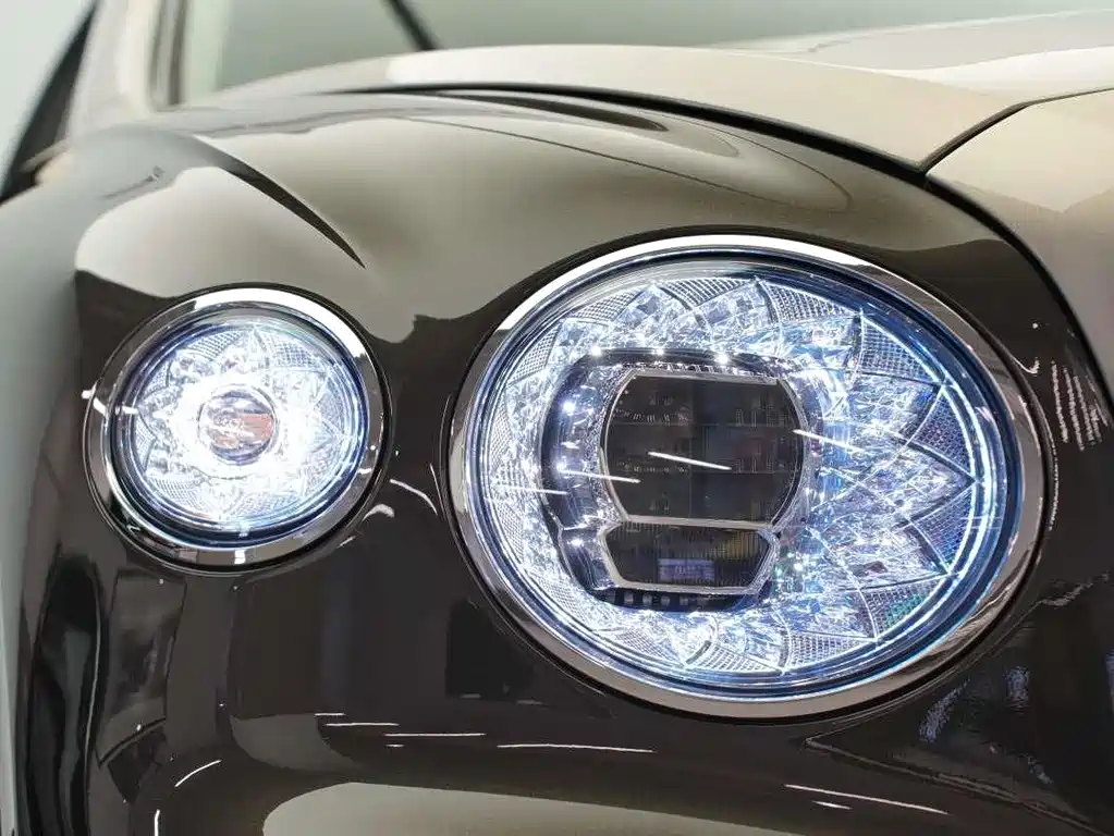 Bentley Flying Spur 2024 4.0T V8 Azure