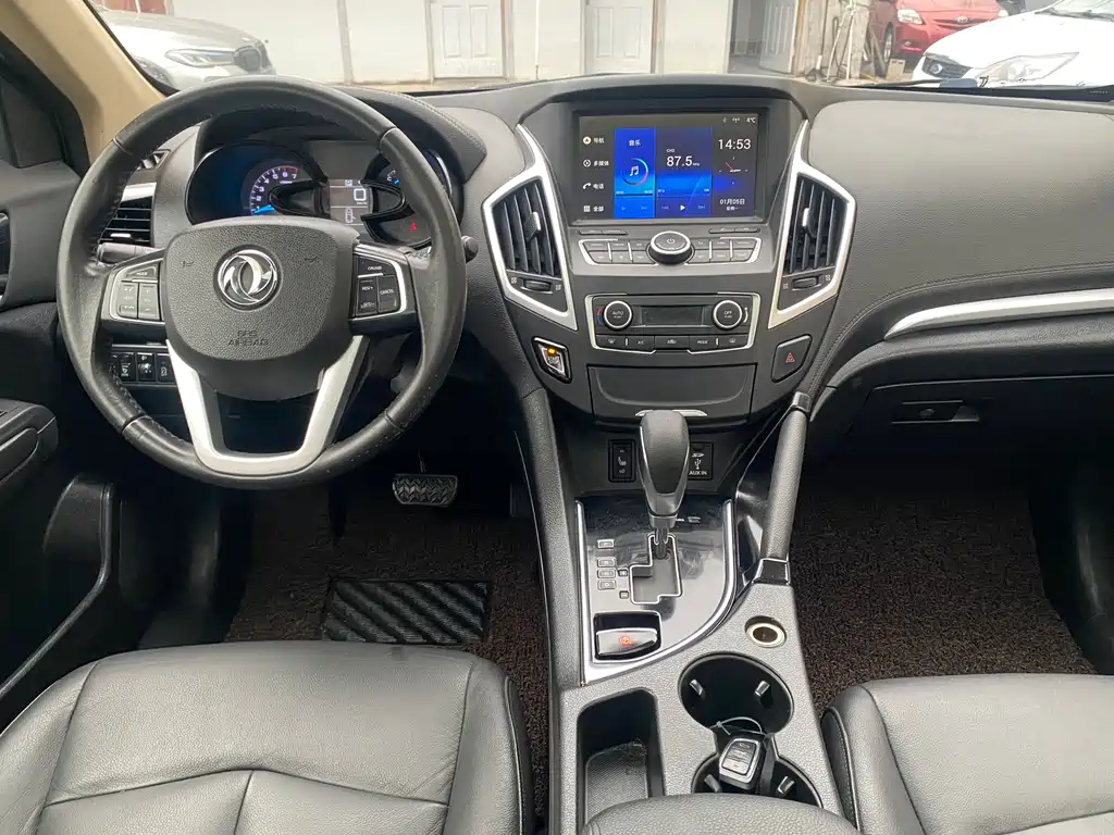 Dongfeng Fengshen AX7 2015 2.3L Automatic Supreme Edition