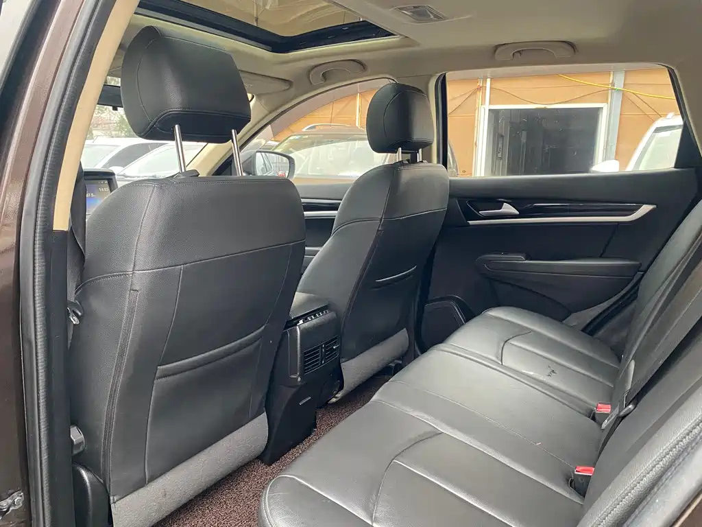 Dongfeng Fengshen AX7 2015 2.3L Automatic Supreme Edition