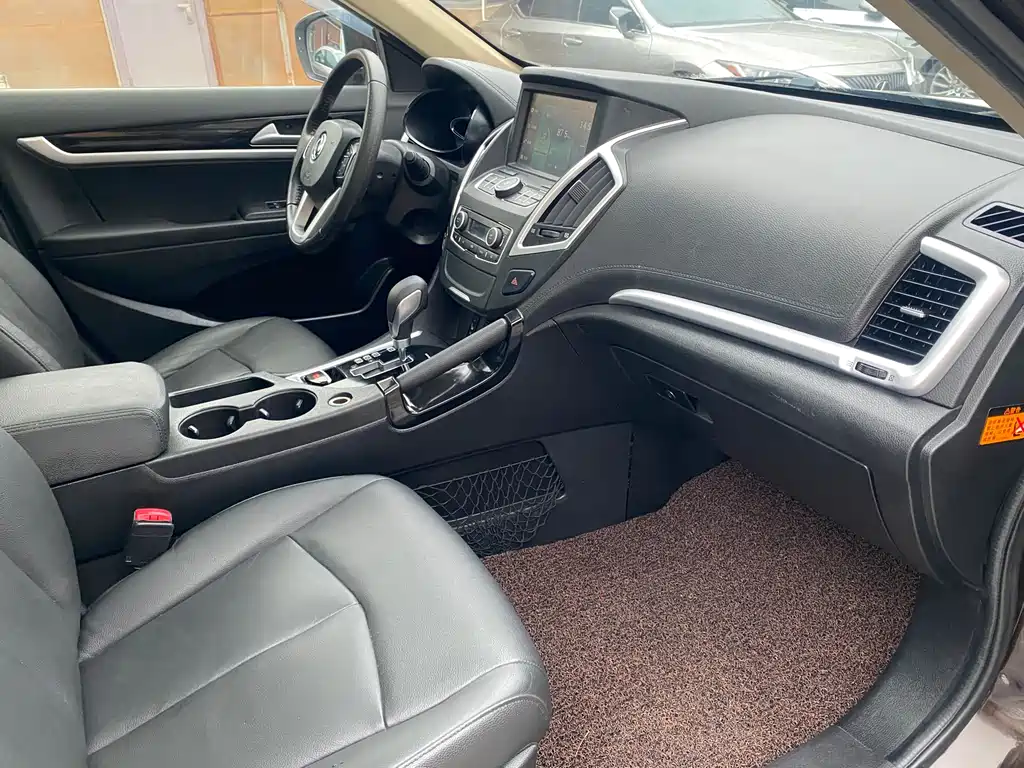 Dongfeng Fengshen AX7 2015 2.3L Automatic Supreme Edition