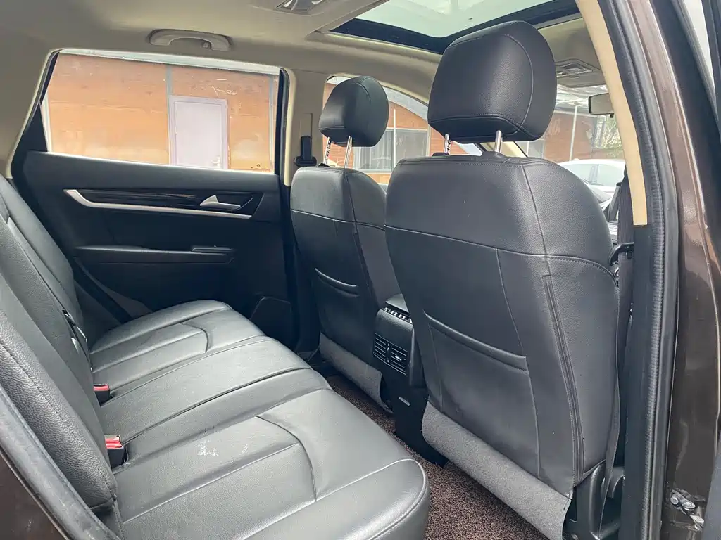Dongfeng Fengshen AX7 2015 2.3L Automatic Supreme Edition