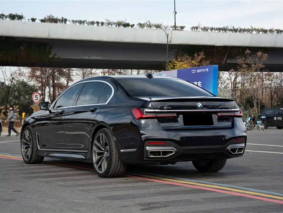 BMW 7 Series 2019 740Li xDrive Executive M Sport Package