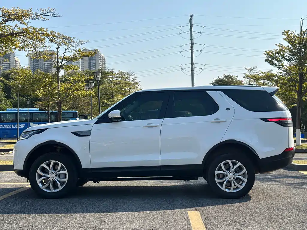 Land Rover Discovery 2019 3.0 SC V6 SE
