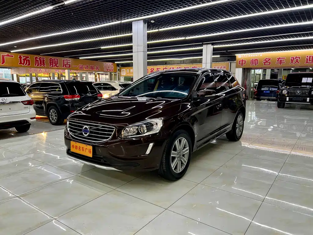 Volvo XC60 2017 T5 AWD Momentum Plus