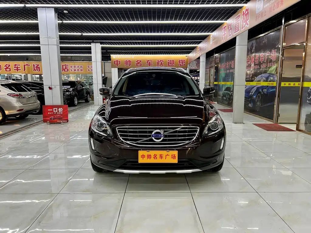 Volvo XC60 2017 T5 AWD Momentum Plus
