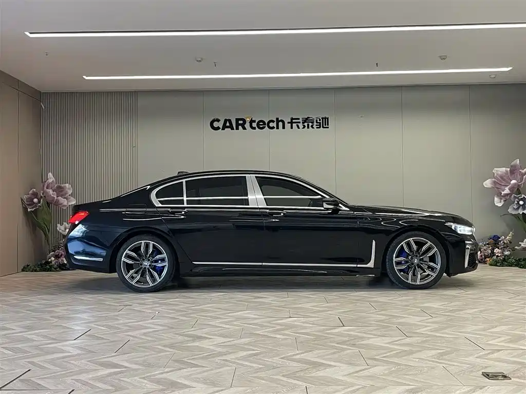 BMW 7 Series 2016 730Li Leading Edition - фото 4