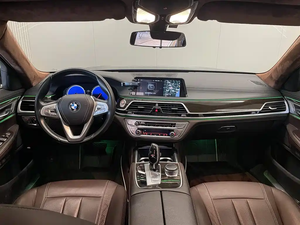 BMW 7 Series 2016 730Li Leading Edition - фото 12
