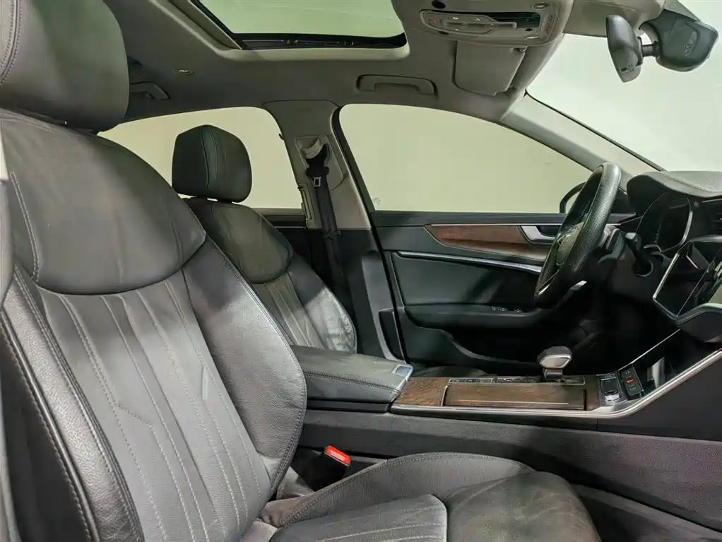 Audi A6L 2020 45 TFSI Zhenxuan Zhiya Edition