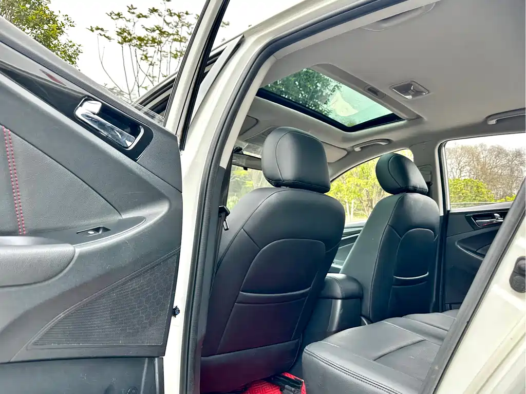 Changan Eado XT 2015 1.6L Manual Zhiku Edition China V