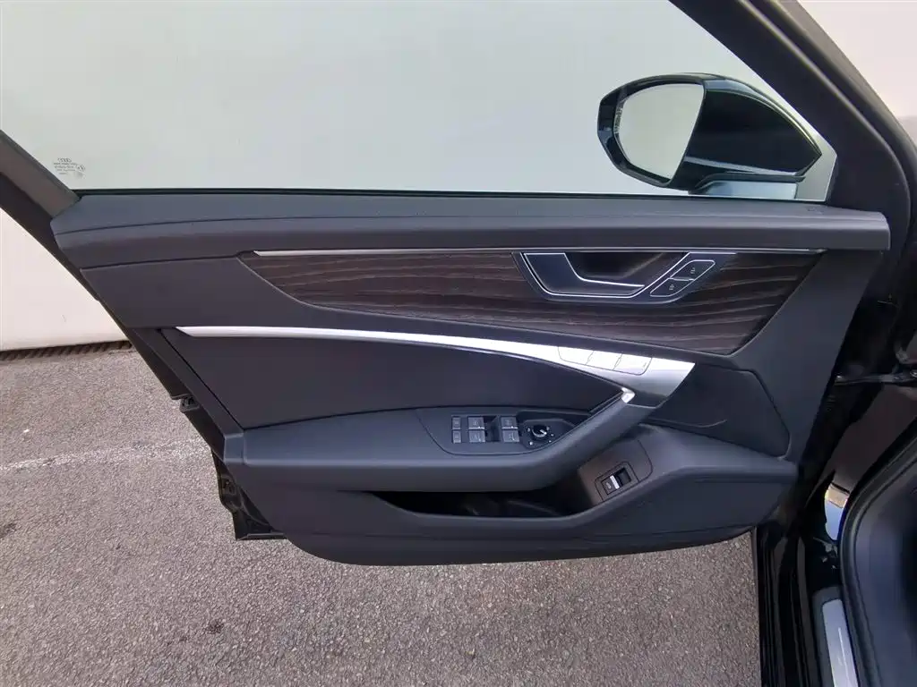 Audi A6L 2025 45 TFSI quattro Zhenxuan Dynamic Edition - фото 12