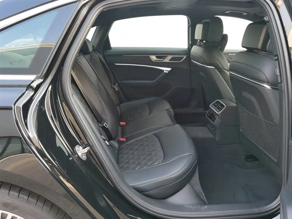 Audi A6L 2025 45 TFSI quattro Zhenxuan Dynamic Edition - фото 28