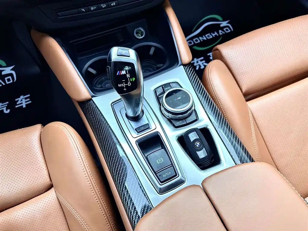BMW X5 M - фото 18