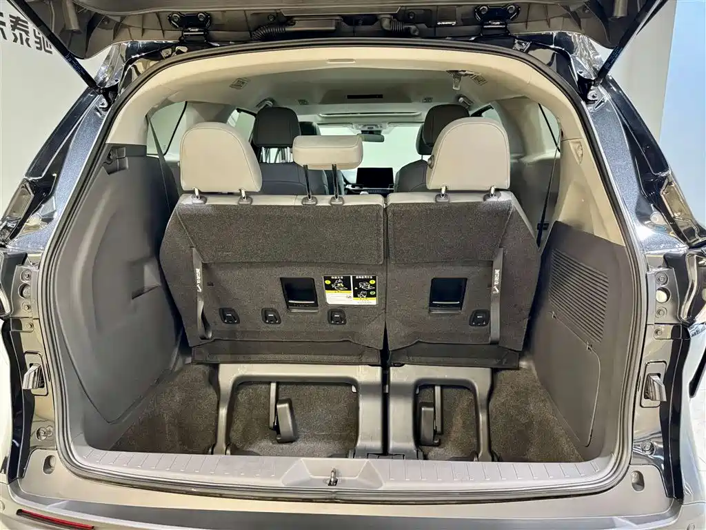 Toyota Granvia 2024 2.5L Hybrid Comfort Edition