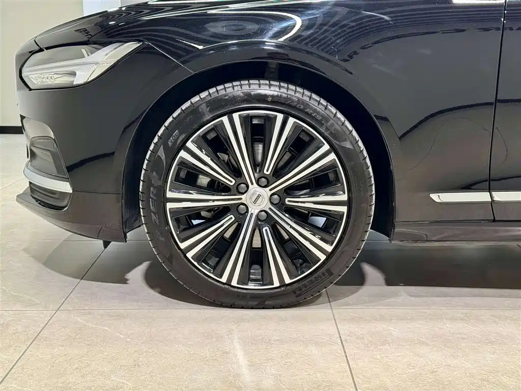 Volvo S90 2025 B5 Zhiyuan Luxury Edition