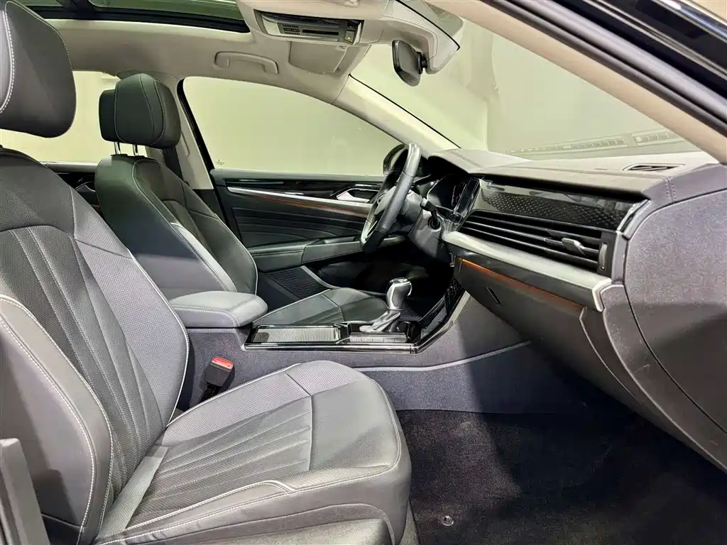 Volkswagen Passat 2024 380TSI Luxury Edition