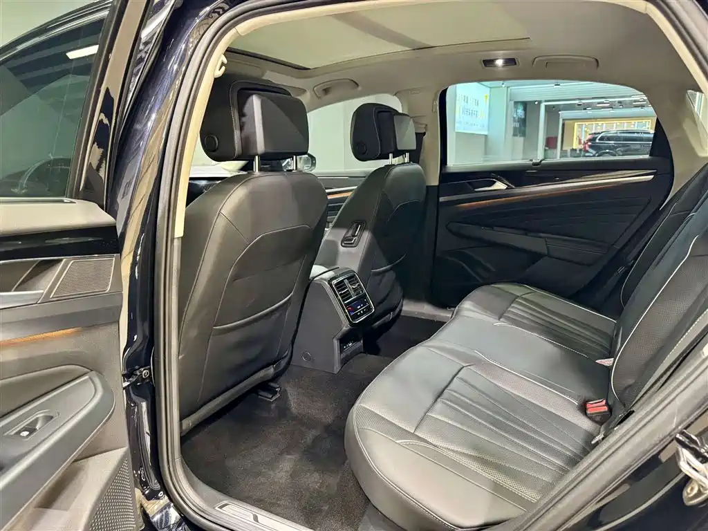 Volkswagen Passat 2024 380TSI Luxury Edition