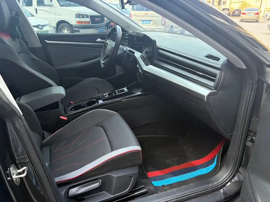Volkswagen Lamando L 2023 280TSI DSG Re La Edition