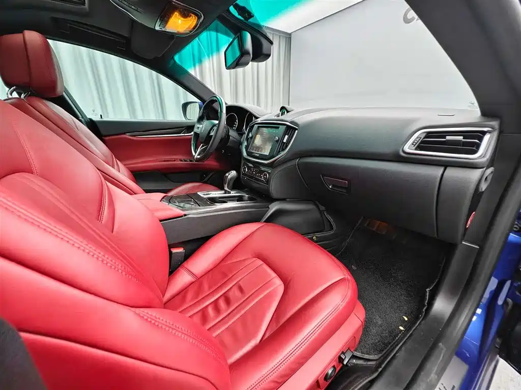 Maserati Ghibli 3.0T Standard Edition