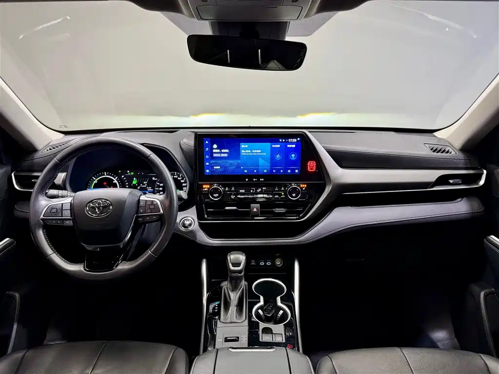 Highlander 2023 2.5L HEV AWD Premium 7-Seater