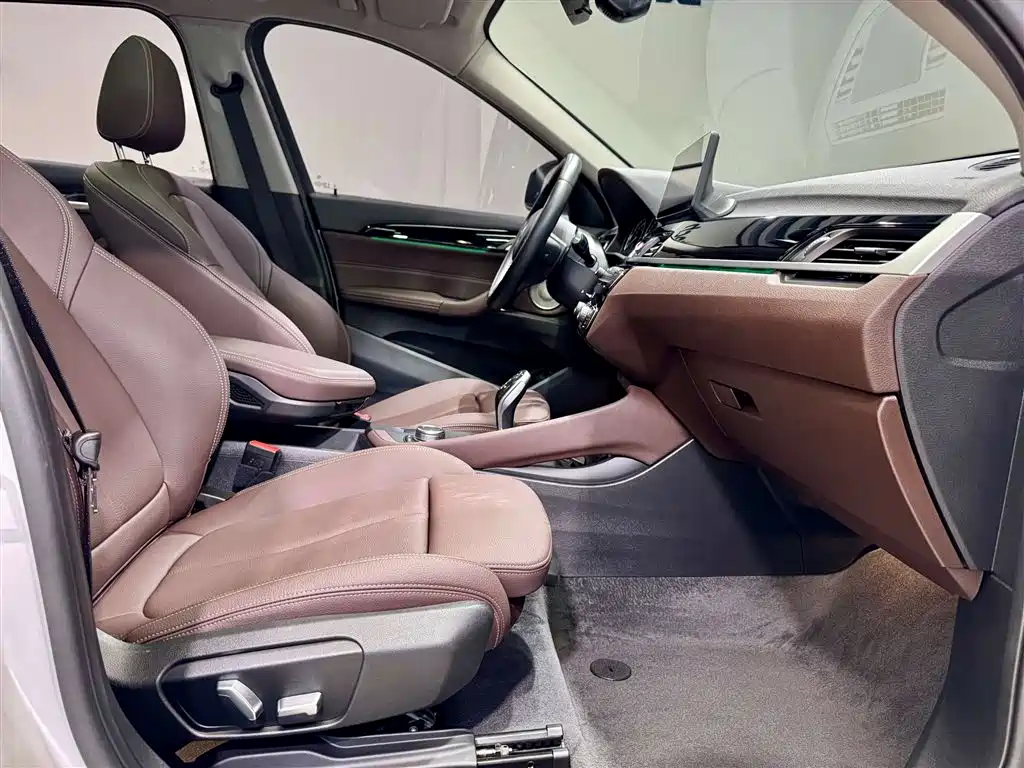 BMW X1 2022 sDrive25Li Leading Edition