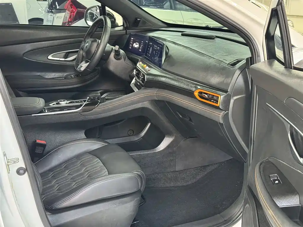 Changan UNI-T 2022 2.0T Pilot Edition