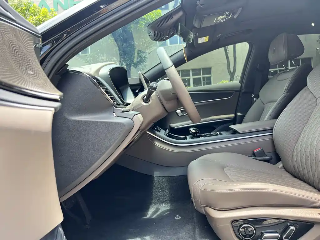 BYD Han 2025 DM-i Intelligent Driving Edition 125KM Premium