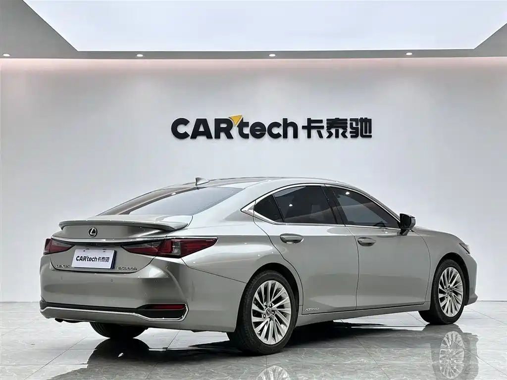 Lexus ES 300h Executive Edition