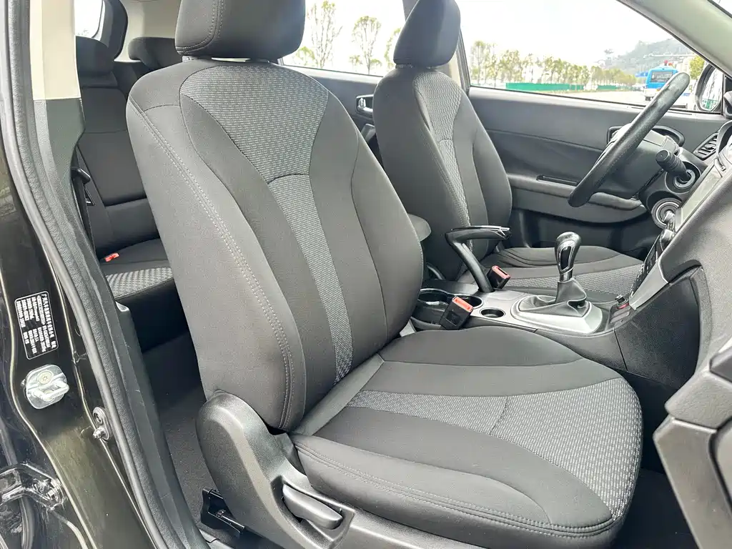 Trumpchi GS5 2014 2.0L Manual FWD Anniversary Edition