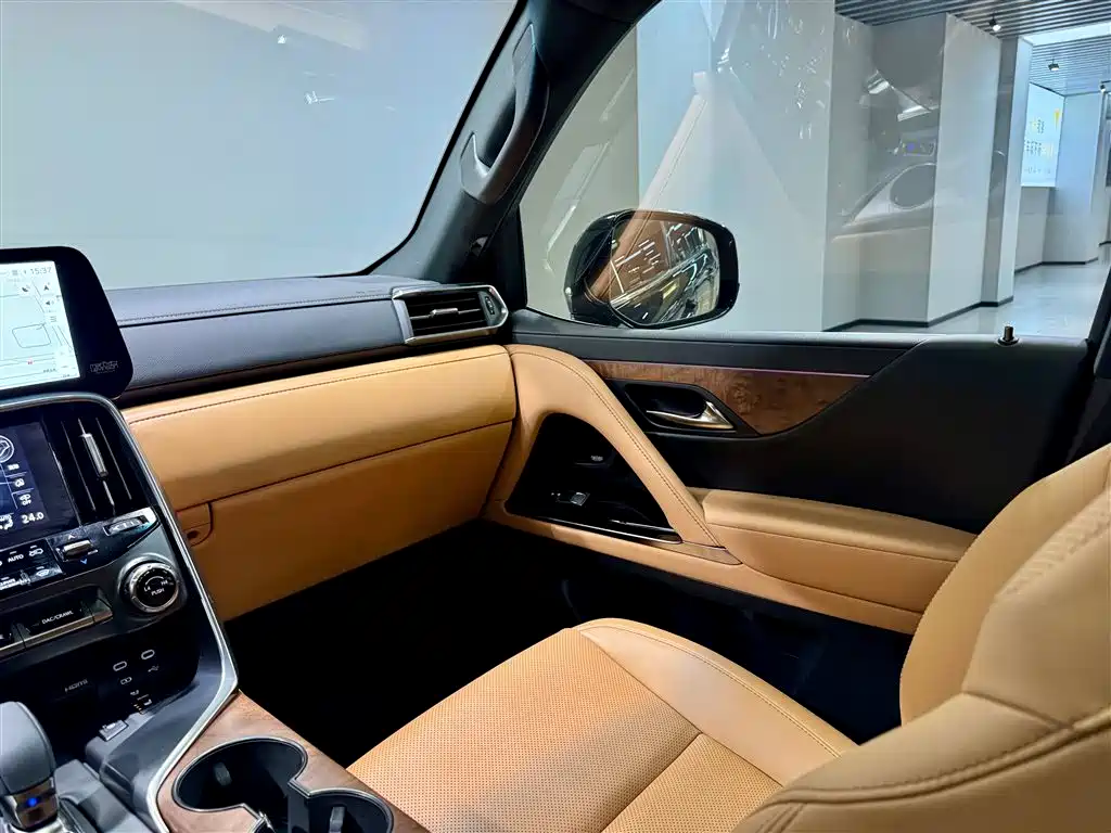 Lexus LX 700h Lingjie Edition 2025