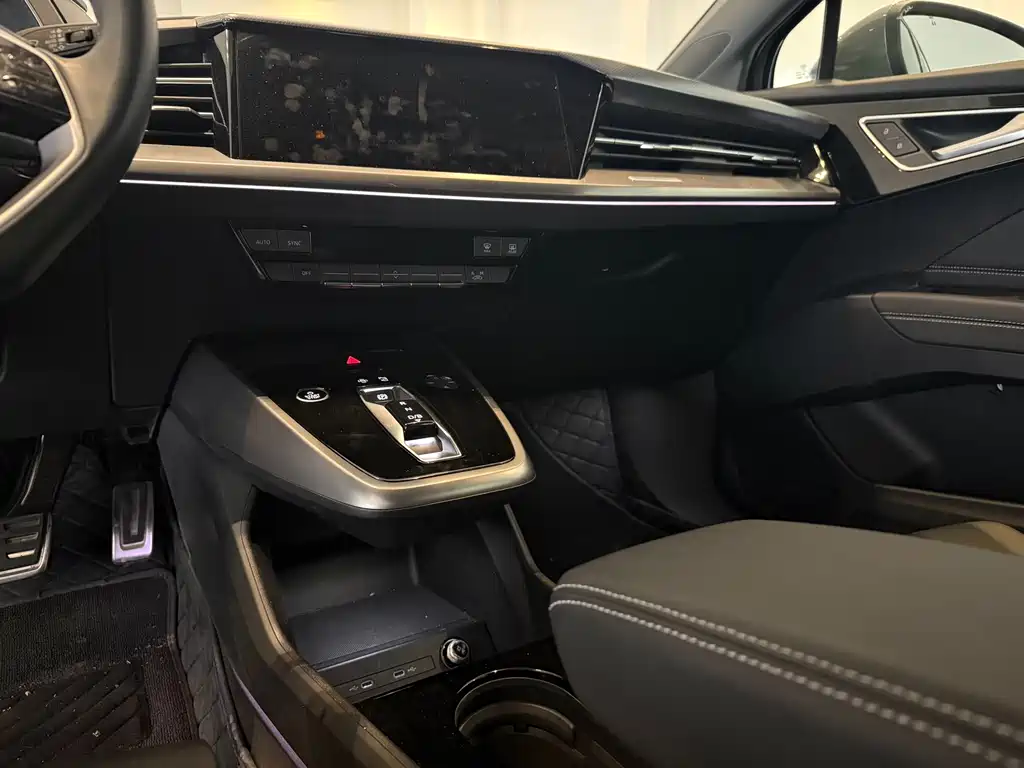 Audi Q4 e-tron 2024 40 e-tron Launch Edition - фото 13