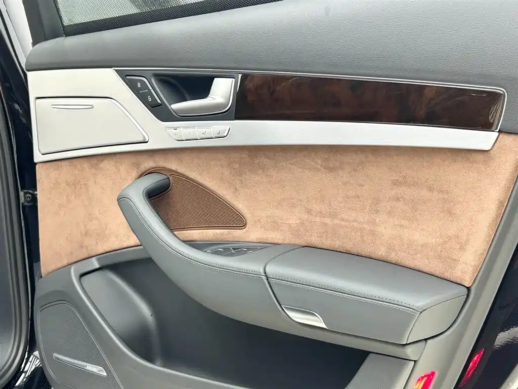 Audi A8L 2014 45 TFSI quattro Luxury Edition