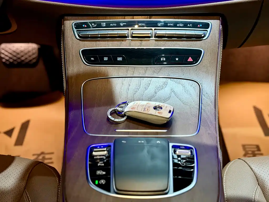 Mercedes-Benz E 300 L Fashion Edition (2022 Facelift)